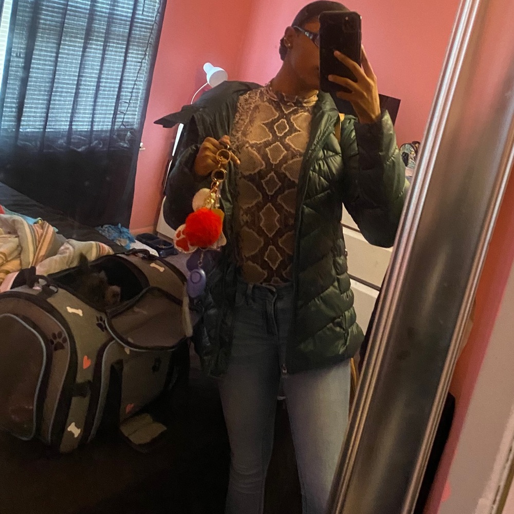 Meet your Posher, Tanjsea